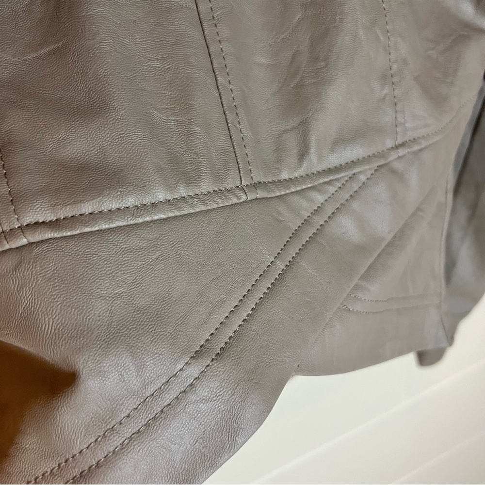 Leather Jacket - Picture 14 of 14